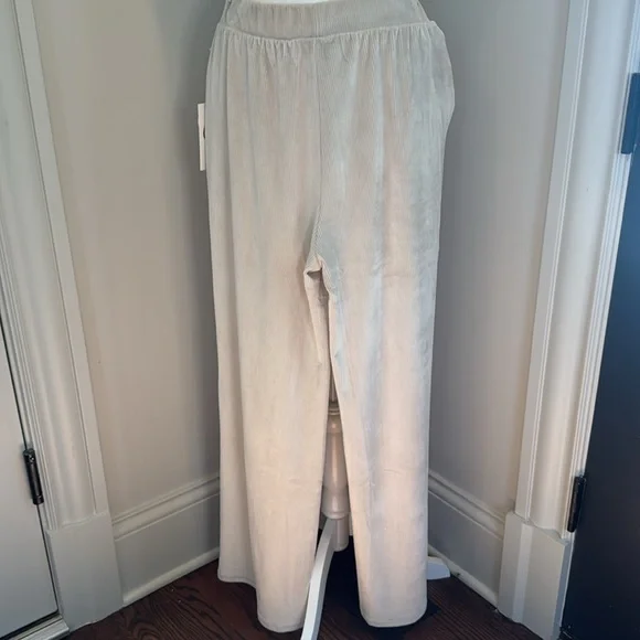 NWT Vuori Haven Pants Ribbed Wideleg Lightweight Soft Suede Women’s Size M Cream - Picture 7 of 15